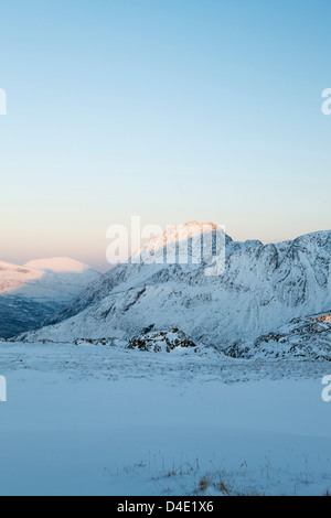 Warm evening sunlight on Tryfan, Glyderau, Snowdonia National Park Stock Photo