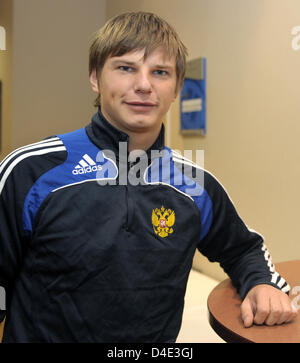 Russian national soccer player Andrei Arshavin smiles at the team hotel in Dortmund, Germany, 10 October 2008. Russia faces the German national squad in the FIFA World Cup 2010 qualifier today on 11 October in Dortmund. Photo: ACHIM SCHEIDEMANN Stock Photo