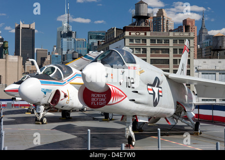 FIGHTER AIRPLANES ON FLIGHT DECK OF INTREPID SEA AIR AND SPACE MUSEUM MANHATTAN NEW YORK CITY USA Stock Photo