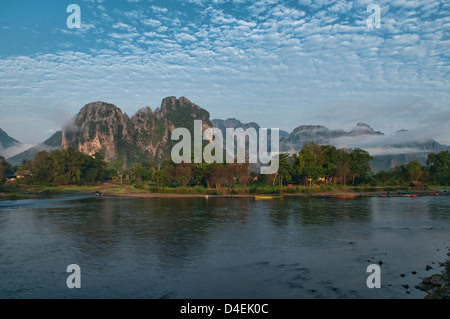 mountain view along the Nam Song River in Vang Vieng, Laos Stock Photo