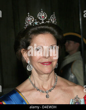 Swedish Queen Silvia smiles during a gala for the Greek President at the Royal Palace in Stockholm, Sweden, 20 May 2008. Photo: Albert Nieboer (NETHERLANDS OUT) Stock Photo