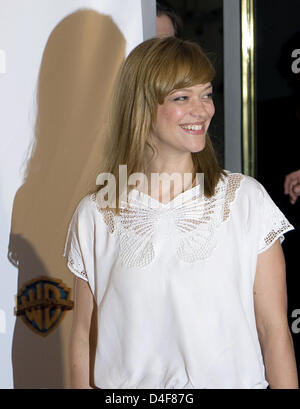 Actress Heike Makatsch poses at a photocall for her film 'Hilde' at Schillertheater in Berlin, Germany, 18 June 2008. The release of the film biopic about the life of Hildegard Knef is planned for March 2009. Photo: ARNO BURGI Stock Photo