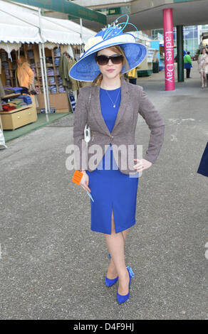 Cheltenham, UK. 13th March 2013.  Picture Shows:Ladies day fashion at Day 2, Ladies Day Cheltenham Festival 2013   . Credit:  jules annan / Alamy Live News Stock Photo