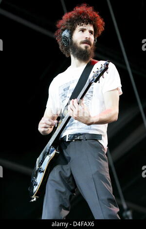 Guitarist of US band 'Linkin Park' Brad Delson performs at the start of their tour at 'Reitstadium' in Munich, Germany, 21 June 2008. Besides Munich the band will also play in Berlin and Duesseldorf. Photo: Matthias Schrader Stock Photo