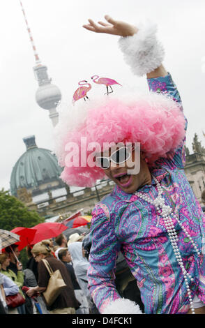 A participant of Christopher Street Day (CSD) celebrates the gay parade's thirtieth anniversary in Berlin, Germany, 28 June 2008. Every year, gays and lesbians commemorate police operations against New York's homosexual scene in June of 1969. Photo: RAINER JENSEN Stock Photo