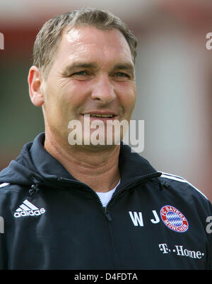 FC Bayern Munich's new goalkeeping coach Walter Junghans (top L-R Stock ...