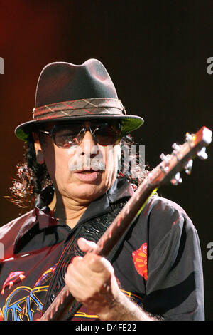 Rock legend Carlos Santana performs on stage during the first concert of his tour of Germany in Salem, Germany, 2 July 2008. Photo: Patrick Seeger Stock Photo