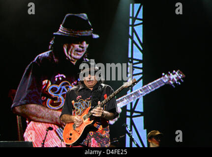 Rock legend Carlos Santana performs on stage during the first concert of his 'Live Your Light Tour' in Salem, Germany, 2 July 2008. Santana and band will tour three further cities in Germany. Photo: Patrick Seeger Stock Photo