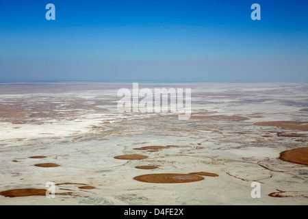 The Makgadikgadi salt Pan, northeastern Botswana Stock Photo - Alamy