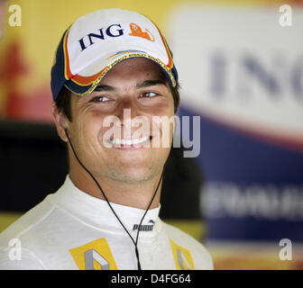 Brazilian Formula One driver Nelson Piquet jr. of Renault captured prior to a training session at the Grand Prix of Hungary in Budapest, Hungary, 01 August 2008. Photo: Carmen Jaspersen Stock Photo