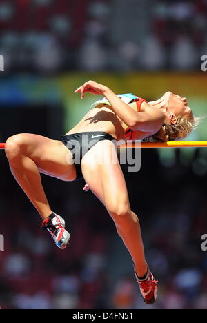 German Jennifer Oeser competes in the women's heptathlon high jump of the Athletics events in the National Stadium at the Beijing 2008 Olympic Games, Beijing, China, 15 August 2008. Photo: Karl-Josef Hildenbrand dpa ###dpa### Stock Photo