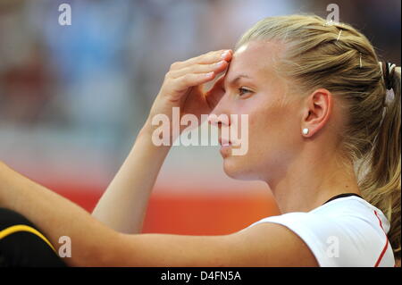 German Jennifer Oeser competes in the women's heptathlon high jump of the Athletics events in the National Stadium at the Beijing 2008 Olympic Games, Beijing, China, 15 August 2008. Photo: Karl-Josef Hildenbrand dpa ###dpa### Stock Photo