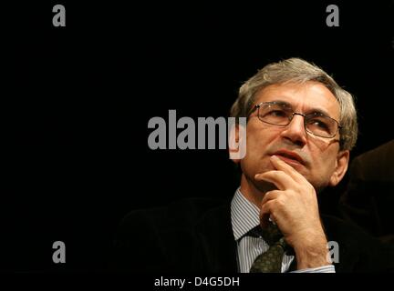 (FILE) A file picture dated 02 May 2007 pictures Turkish Nobel Prize in Literature Laureate Orhan Pamuk during a reading in Hamburg, Germany. More than 7,000 exhibitors from over 100 countries will showcase their back catalogue at the 60th Frankfurt Book Fair with Turkey as Guest of Honour taking place from 15 to 19 October. Photo: Kay Niefeld Stock Photo