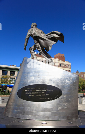 Adam Clayton Powell Jr. statue, 125th Street, Harlem, Manhattan, New York City, USA Stock Photo