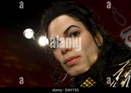 The waxwork of US singer Michael Jackson is on display in the Madame Tussauds wax museum of Berlin, Germany, 03 July 2008. The world famous wax museum has openend its worlwide eighth branch in the German capital. Visitors can experience eight theme areas on 2,500 square metres exhibition space. Photo: Arno Burgi Stock Photo