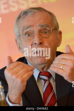 Sixt CEO and chairman of the executive board Erich Sixt, speaks at the balance press conference of the European car rental company in Munich, Germany, 14 March 2013. Photo: ANDREAS GEBERT Stock Photo