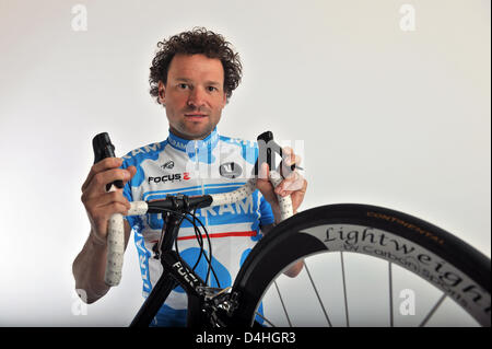 Austrian professional cyclist Peter Wrolich poses during the official presentation of Team Milram in Dortmund, Germany, 07 January 2009. Photo: Bernd Thissen Stock Photo