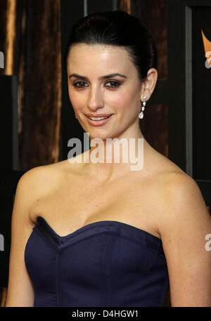 Actress Penelope Cruz arrives for the 14th Annual Critics? Choice Awards in Santa Monica, California, United States of America, 08 January 2009. The Critics? Choice Awards are bestowed annually by the Broadcast Film Critics Association to honor the finest in cinematic achievement. Photo: Hubert Boesl Stock Photo