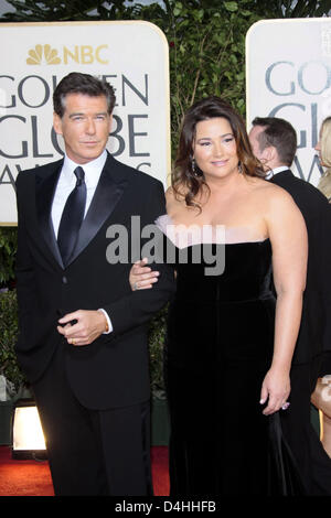 Actor Pierce Brosnan and his wife Keely Shaye Smith for the 66th Annual Golden Globe Awards at the Beverly Hilton Hotel in Beverly Hills, California, USA, 11 January 2009. The Golden Globes honour excellence in film and television. Photo: Hubert Boesl Stock Photo