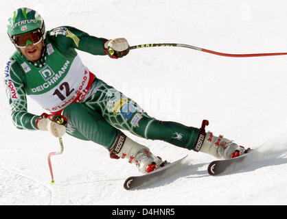 US Bode Miller seen in action during the Men?s Super G competition of the Alpine Skiing World Championships in Val d?Isere, France, 04 February 2009. Miller placed 11th. Photo: Karl-Josef Hildenbrand Stock Photo