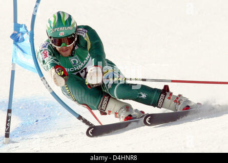 US Bode Miller seen in action during the Men?s Super G competition of the Alpine Skiing World Championships in Val d?Isere, France, 04 February 2009. Miller placed 11th. Photo: Karl-Josef Hildenbrand Stock Photo