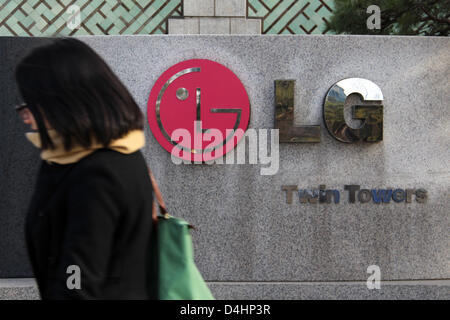 South Korea: LG company sign at the headquarter (LG Twin Towers) in Seoul Stock Photo