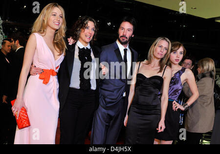 US actress Blake Lively (L-R), director Rebecca Miller, actors Keanu Reeves, Robin Wright Penn and Zoe Kazan arrive at the premiere of their film ?The private lives of Pippa Lee? at the 59th Berlin International Film Festival in Berlin, Germany, 09 February 2009. The film runs in the Competition, a total of 18 films compete for the Silver and Golden Bears of the 59th Berlinale. Pho Stock Photo