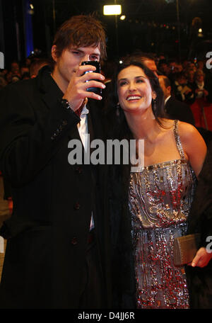 US-actress Demi Moore and her husband, actor Ashton Kutcher, arrive for the premiere of ?Happy Tears? during the 59th Berlin International Film Festival in Berlin, Germany, 11 February 2009. The film is among 18 films competing for the Silver and Golden Bear awards at the 59th Berlinale. Photo: Hubert Boesl Stock Photo