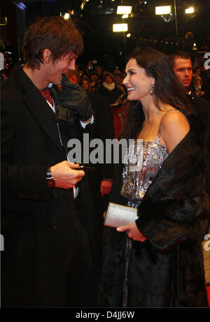 US-actress Demi Moore and her husband, actor Ashton Kutcher, arrive for the premiere of ?Happy Tears? during the 59th Berlin International Film Festival in Berlin, Germany, 11 February 2009. The film is among 18 films competing for the Silver and Golden Bear awards at the 59th Berlinale. Photo: Hubert Boesl Stock Photo