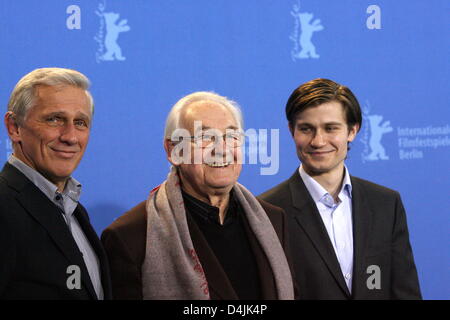 Polish actors Pawel Szajda (R) and Jan Englert (L) pose with Polish director Andrzej Wadja during the photo call on the film ?Sweet Rush? at the 59th Berlin International Film Festival in Berlin, Germany, 13 February 2009. The film runs in Competition, a total of 18 films compete for the Silver and Golden Bears of the 59th Berlinale. Photo: Alina Novopashina Stock Photo