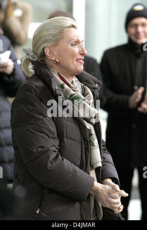 Maria-Elisabeth Schaeffler, owner of auto supplier Schaeffler Group, welcomes demonstrators at the plant gate in Herzogenaurach, Germany, 18 February 2009. A few thousand employees gathered to demand interim aid by the federal government for the indebted supplier. Schaeffler seemed touched by her employees? efforts and thanked them for their support with tearful eyes. Photo: DANIEL Stock Photo