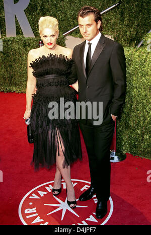 Musicians Gwen Stefani and her husband Gavin Rossdale arrive at the Vanity Fair Oscar Party at Sunset Towers in West Hollywood, Los Angeles, USA, Sunday, 22 February 2009. Photo: Hubert Boesl Stock Photo