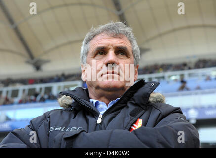 Cottbus? head coach Bojan Prasnikar seen ahead of the Bundesliga match Hamburger SV vs FC Energie Cottbus at HSH Nordbankarena in Hamburg, Germany, 15 March 2009. Hamburg won 2-0. Photo: Marcus Brandt Stock Photo