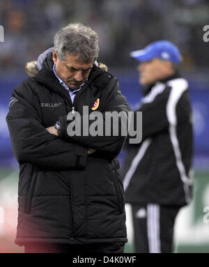 Cottbus? head coach Bojan Prasnikar (L) seen during the Bundesliga match Hamburger SV vs FC Energie Cottbus at HSH Nordbankarena in Hamburg, Germany, 15 March 2009. Hamburg won 2-0. Photo: Marcus Brandt Stock Photo