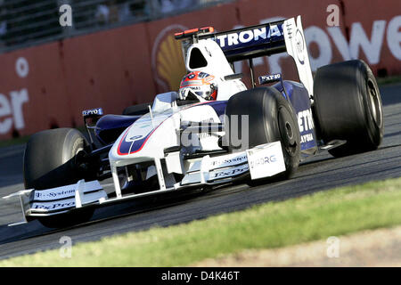 Polish Formula One driver Robert Kubica of BMW Sauber steers his car during the Australian Formula One Grand Prix at Albert Park Circuit in Melbourne, 29 March 2009. Photo: Roland Weihrauch Stock Photo