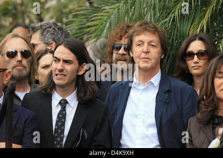 George Harrison?s son Dhani Harrison (L-R), British musician and former Beatles star Paul McCartney and his girlfirend Nancy Shevell attend the Hollywood Walk of Fame star ceremony for George Harrison on the Hollywood Walk of Fame in Los Angeles, USA, 14 April 2009. Former Beatles star Harrison has been honored posthumously with the 2,382nd star on the Hollywood Walk of Fame. Photo