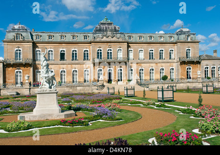 Wrest Park, Silsoe, Bedfordshire. A 90 acre park and gardens with a French-style mansion. Stock Photo