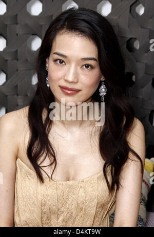 Taiwanese actress Shu Qi poses during the 62nd Cannes Film Festival at Hotel ?Majestic Beach? in Cannes, France, 19 May 2009. Photo: Hubert Boesl Stock Photo