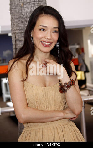Taiwanese actress Shu Qi poses during the 62nd Cannes Film Festival at Hotel ?Majestic Beach? in Cannes, France, 19 May 2009. Photo: Hubert Boesl Stock Photo