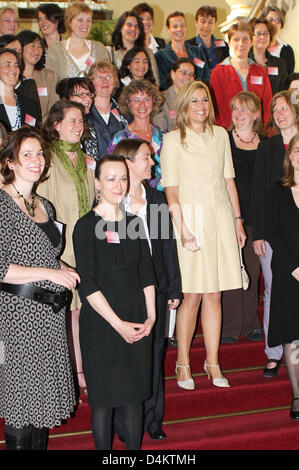 Dutch Princess Maxima attends the installion of the nineteen female top scientists, called Rosalind Franklin Fellow, at the Rijksuniversiteit in Groningen, the Netherlands, 20 May 2009. After five years a fellow can obtain the function of professor. Photo: Patrick van Katwijk Stock Photo