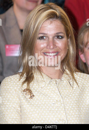 Dutch Crown Princess Maxima attends the installion of the nineteen female top scientists, called Rosalind Franklin Fellow, at the Rijksuniversiteit in Groningen, the Netherlands, 20 May 2009. After five years a fellow can obtain the function of professor. Photo: Albert Nieboer (NETHERLANDS OUT) Stock Photo