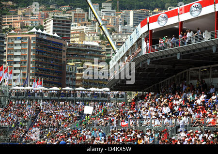 Spectators at the F1 Grand Prix in Monte Carlo, Monaco, 24 May 2009. Photo: Frank May Stock Photo