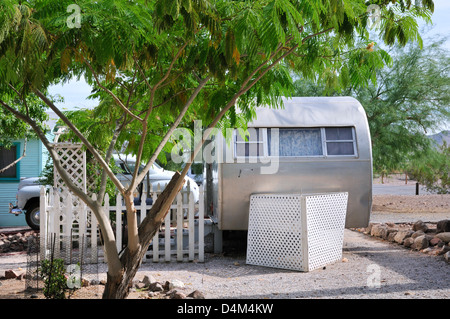 Vintage mobile home discovered in North Central Florida along a highway.  Spartan Mobile Homes were commercially produced after WW2 until 1960 Stock  Photo - Alamy