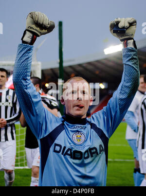 Glasgow, UK. 17th March, 2013. Craig Samson celebrates, Scottish Communities League Cup Final, St Mirren v Hearts, Hampden Park Stadium. Credit Colin Lunn/Alamy Live News Stock Photo