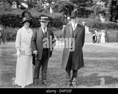 William Randolph Hearst, right with Mrs Hearst and John R. McLean Stock Photo