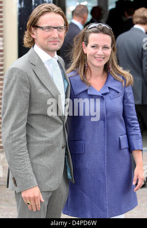 Dutch Prince Bernhard (L) and his wife Princess Annette attend the exhibition ?100 Years Queen Juliana? at Palace Het Loo in Apeldoorn, Netherlands, 06 June 2009. Former Dutch Queen Juliana, mother of reigning Queen Beatrix, was born in 1909 in The Hague. She reigned from 1948 til 1980. Photo: Patrick van Katwijk Stock Photo