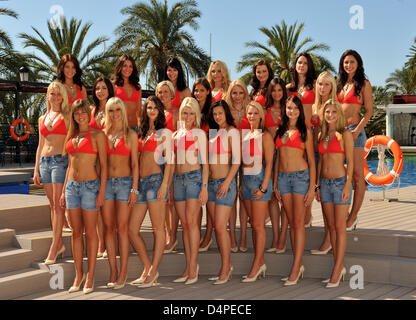 The candidates for the Miss Germany pageant pose in the sun in Palma de Mallorca, Spain, 12 June 2009. The 22 candidates will have a guest appearance when German TV show ?Wetten,dass..?? broadcasts live from the Balearic island. Photo: Patrick Seeger Stock Photo