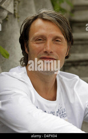Danish actor Mads Mikkelsen poses to promote his film ?Valhalla Rising? during the 66th Venice International Film Festival in Venice, Italy, 05 September 2009. Photo: Hubert Boesl Stock Photo