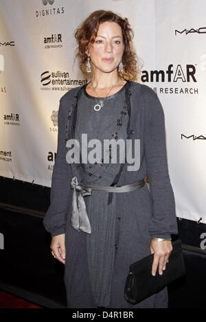 Singer Sarah McLachlan attends the Cinema Against Aids Toronto event which benefits amfAR (The Foundation for AIDS Research) and takes place during the 34th annual Toronto International Film Festival in Toronto, Canada, 15 September 2009. The event is a black-tie gala which features a cocktail reception, dinner, live auction, and entertainment. The event is a black-tie gala that fe Stock Photo