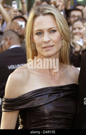 U.S. American actress Robin Wright Penn attends the premiere of the film ?The Private Lives Of Pippa Lee? at the 34th annual Toronto International Film Festival in Toronto, Canada, 15 September 2009. Photo: Hubert Boesl Stock Photo